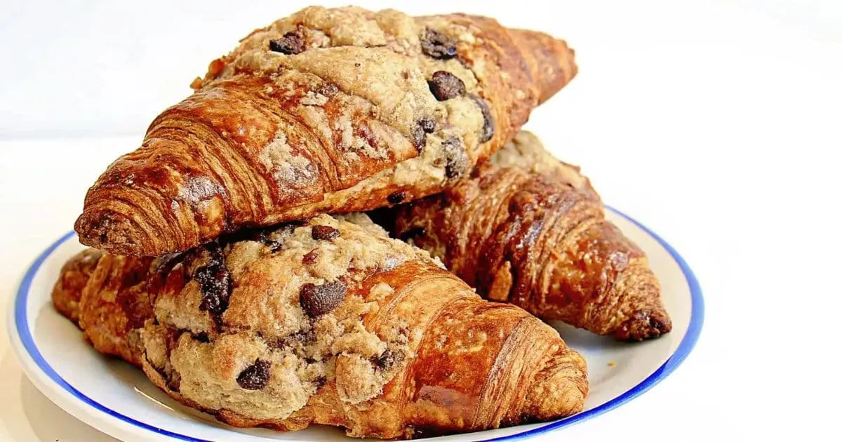 Decadent Crookies Recipe: Flaky Croissants Stuffed with Gooey Cookie Dough